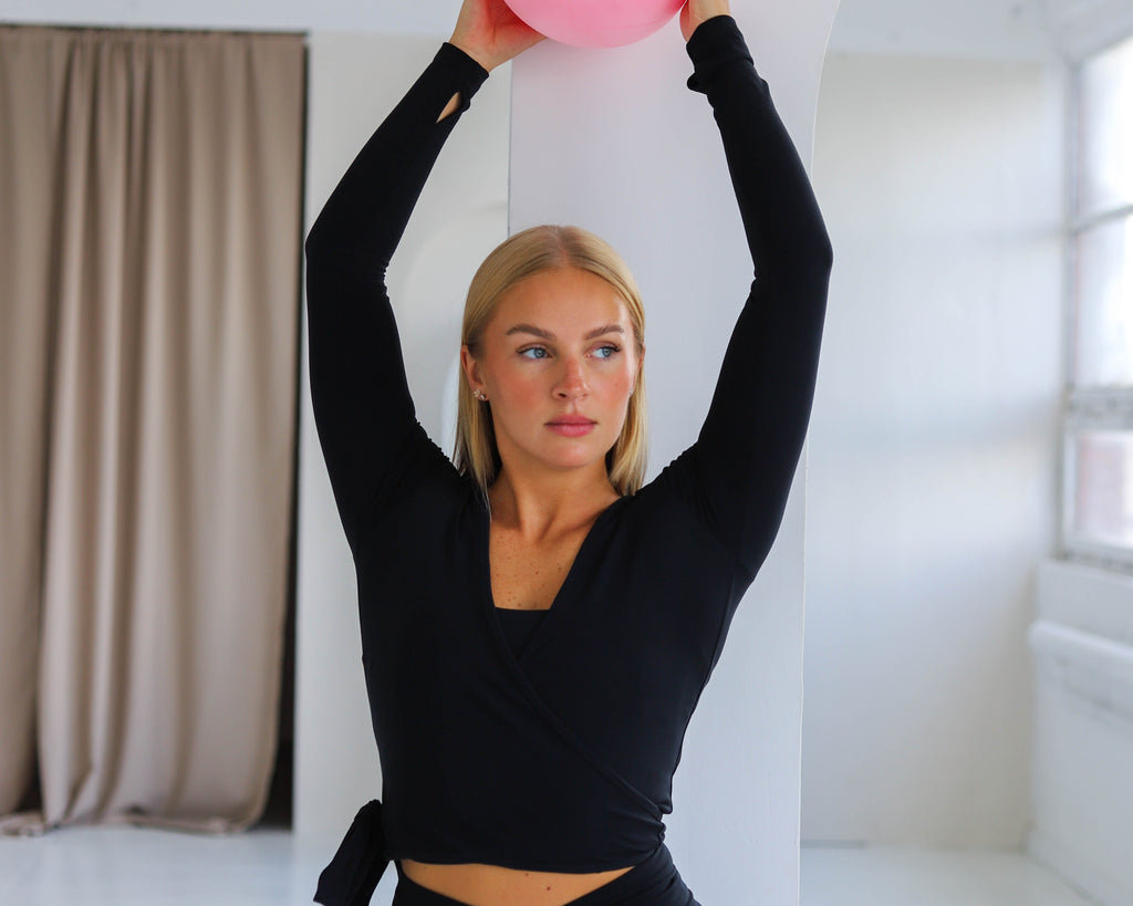 Second Skin Black High Waist V-Shaped Pilates Shorts
